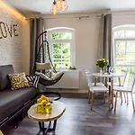 Hotelove Z Biokominkiem Stara Kuznia Apartamento