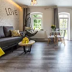 Hotelove Z Biokominkiem Stara Kuznia Apartamento *